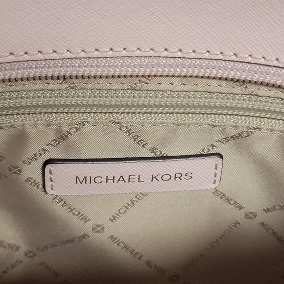 Michael Kors Jet Set Saffiano Leather Chain Shoulder Bag. - Picture 9 of 13